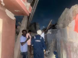 Family escapes death as building collapses in Lagos